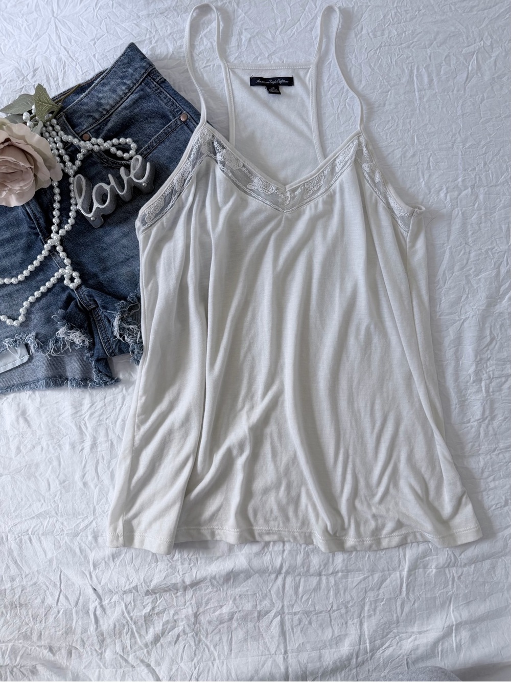 Vintage American Eagle Outfitters White Lace-Trim flowy Camisole Racerback Tank